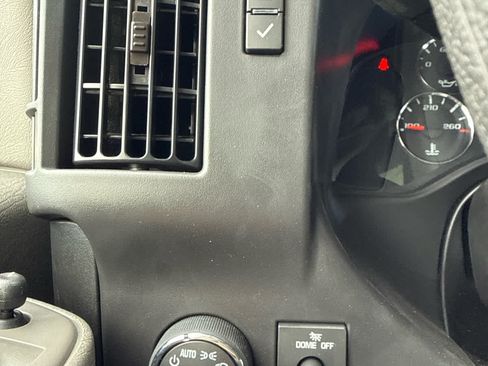 New 2025 GMC Savana 2500 w/ Driver Convenience Package RWD image 21