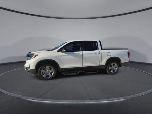 Used 2025 Honda Ridgeline TrailSport image 5