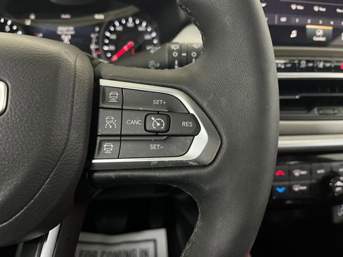 Used 2025 Jeep Compass Limited image 64