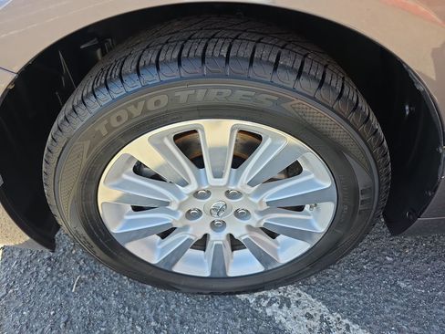 Used 2015 Toyota Sienna LE AWD/4WD image 37