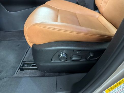 Used 2023 Cadillac XT4 Premium Luxury FWD image 25