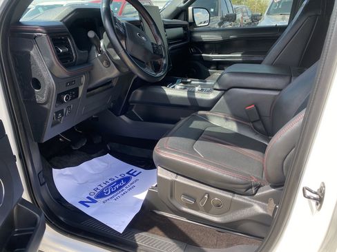 Used 2023 Ford Expedition Limited AWD/4WD image 19