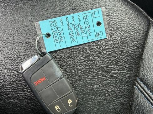 Used 2024 Jeep Compass Latitude AWD/4WD image 41