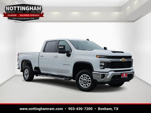 Used 2025 Chevrolet Silverado 2500 LT w/ Convenience Package AWD/4WD image 1