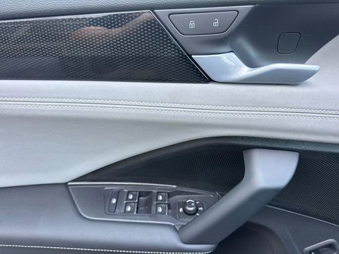 New 2026 Volkswagen Tiguan SE R-Line image 10