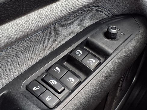 Used 2024 Jeep Compass Latitude AWD/4WD image 9