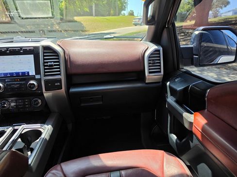 Used 2019 Ford F150 Platinum w/ Equipment Group 701A Luxury AWD/4WD image 17