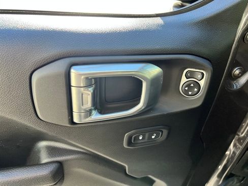 Used 2023 Jeep Wrangler Unlimited Rubicon 4xe image 28