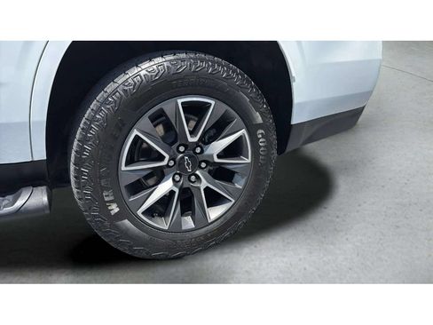 Used 2024 Chevrolet Tahoe Z71 w/ Luxury Package AWD/4WD image 25