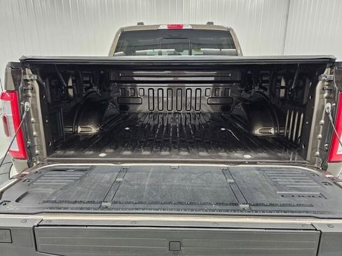 Used 2022 Ford F150 Lariat w/ Equipment Group 502A High image 5