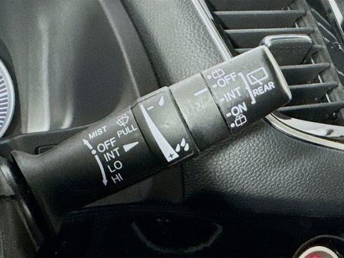 Used 2020 Honda Pilot Touring image 11