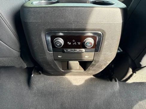 Used 2023 Chevrolet Suburban LS AWD/4WD image 34