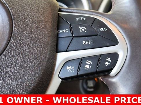 Used 2016 Jeep Cherokee Overland w/ Technology Group AWD/4WD image 21