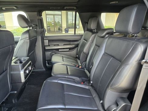 Used 2021 Ford Expedition XLT image 12