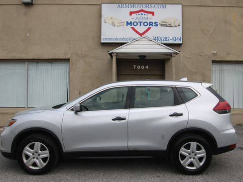 Used 2018 Nissan Rogue S AWD/4WD image 5
