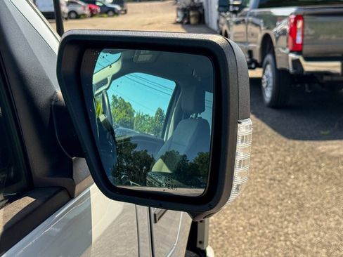 Used 2023 Ford F150 Lightning XLT AWD/4WD image 14