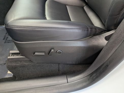 Used 2023 Tesla Model Y Long Range image 22