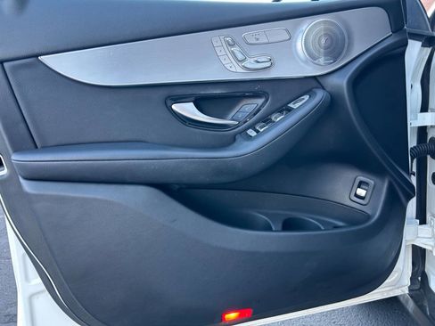 Used 2019 Mercedes-Benz GLC 300 4MATIC w/ Multimedia Package image 16