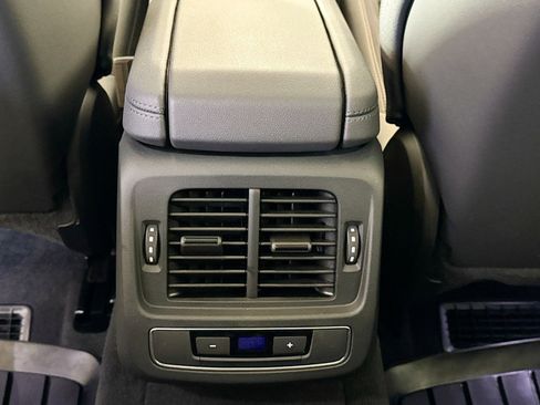 Used 2023 Audi e-tron GT Premium Plus image 23