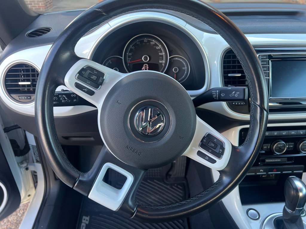 Used 2018 Volkswagen Beetle 2.0T SE FWD image 11