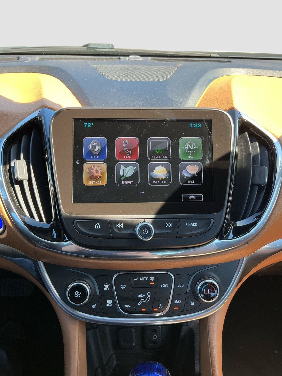 Used 2018 Chevrolet Volt Premier w/ Driver Confidence Package FWD image 12