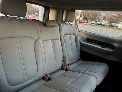 Used 2023 Jeep Wagoneer L Series III w/ Premium Group I image 17