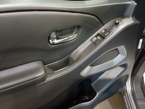 Used 2025 Nissan Frontier SV RWD image 32