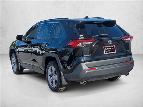 Used 2022 Toyota RAV4 XLE image 5