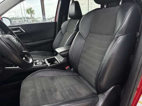 Used 2024 Mitsubishi Outlander SE AWD/4WD image 16