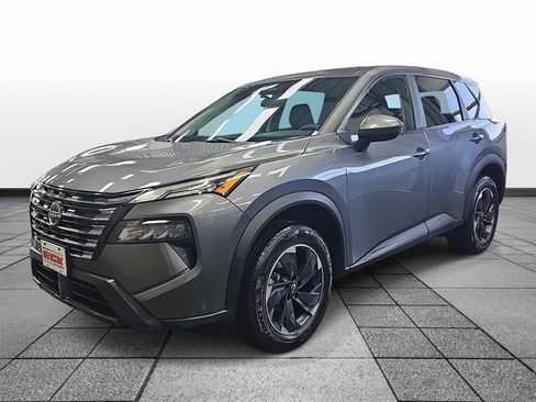 Used 2024 Nissan Rogue SV image 1