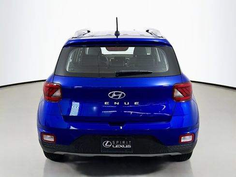 Used 2023 Hyundai Venue Limited image 6