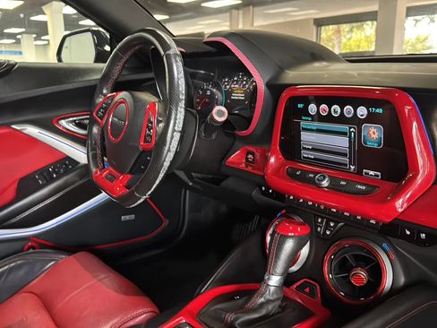 Used 2017 Chevrolet Camaro SS RWD image 11