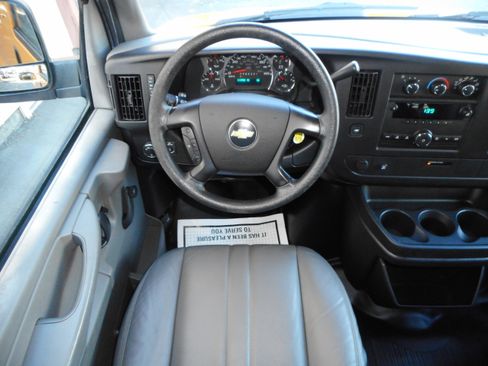 Used 2010 Chevrolet Express 1500 LS image 24