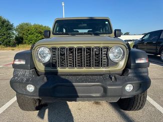 Used 2025 Jeep Wrangler Sport AWD/4WD video 2