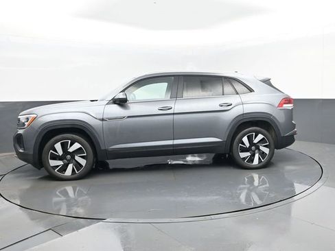 Used 2025 Volkswagen Atlas Cross Sport SE image 5
