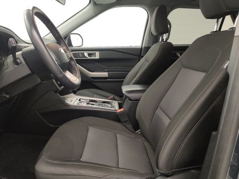 Used 2023 Ford Explorer XLT AWD/4WD image 17