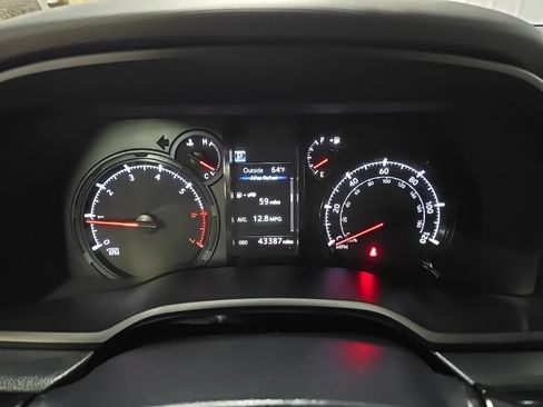 Used 2022 Toyota 4Runner SR5 Premium image 22