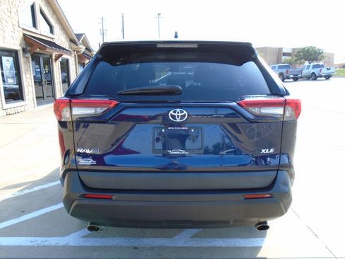 Used 2021 Toyota RAV4 XLE FWD image 6