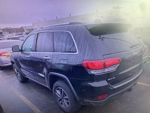 Used 2022 Jeep Grand Cherokee Limited w/ Trailer Tow Group IV image 3