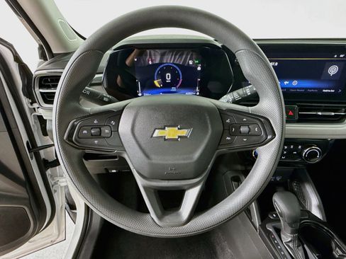 Used 2025 Chevrolet TrailBlazer LT FWD image 11