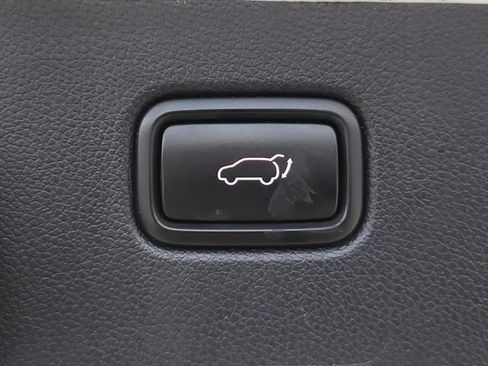 Used 2019 Kia Sorento SX image 9