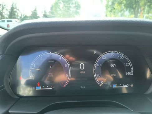 New 2025 Jeep Grand Cherokee L Altitude image 15