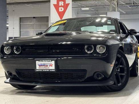 Used 2023 Dodge Challenger R/T w/ Blacktop Package image 37