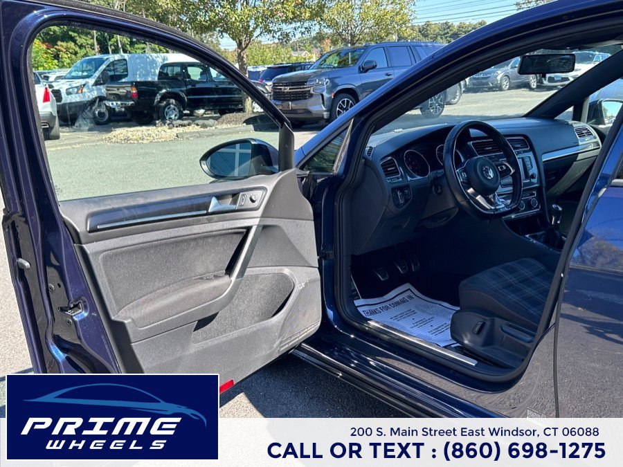 Used 2017 Volkswagen GTI SE FWD image 9