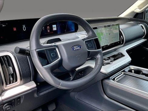 Used 2025 Ford Expedition Max Active AWD/4WD image 7