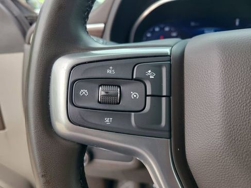 Used 2024 Chevrolet Suburban LT RWD image 30