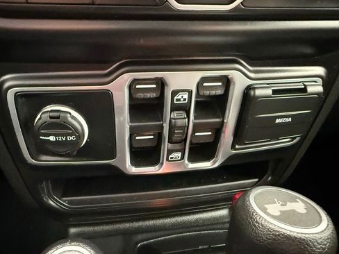 Used 2021 Jeep Wrangler Unlimited Sport AWD/4WD image 42