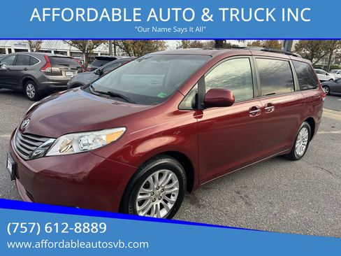 Used 2011 Toyota Sienna XLE image 1