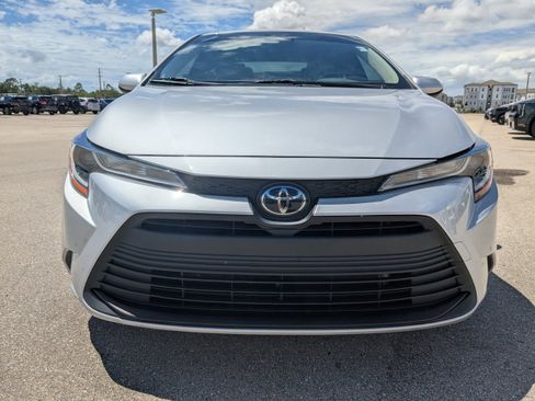 Used 2023 Toyota Corolla LE image 3