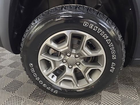 Used 2022 Jeep Cherokee Trailhawk w/ Sun, Sound & Nav Group image 12